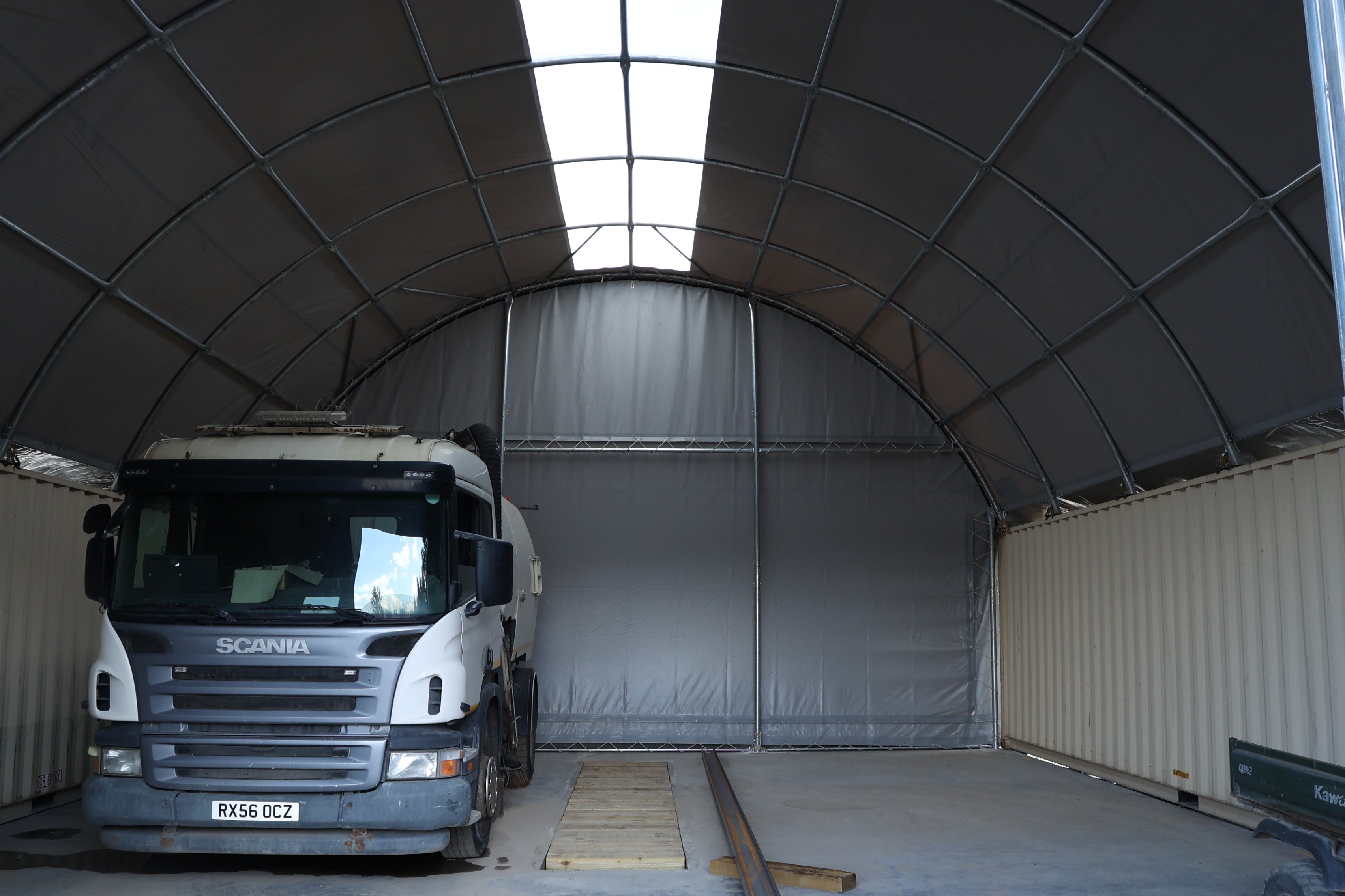 Containerüberdachungen – 33 Fuß x 40 Fuß x 12 Fuß (10 m x 12 m x 3,6 m)