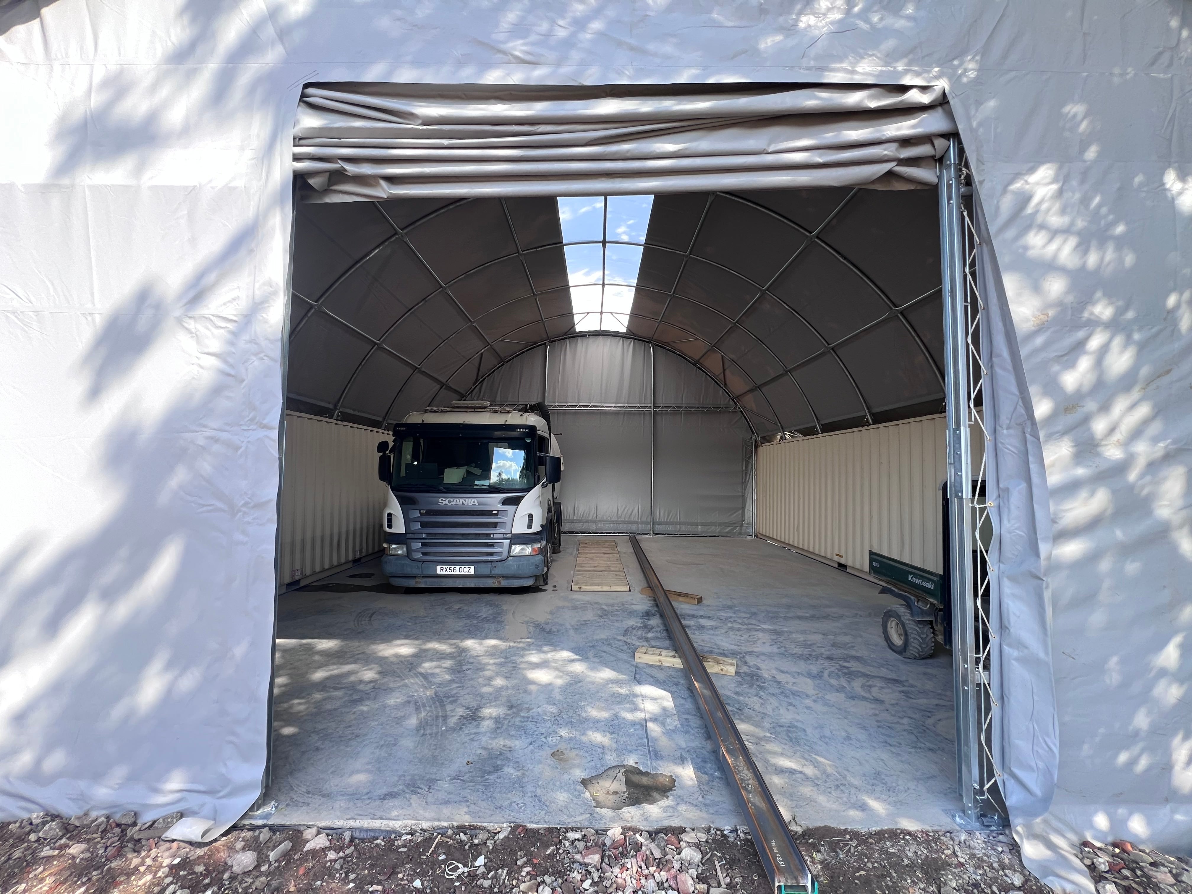 Containerüberdachungen – 33 Fuß x 40 Fuß x 12 Fuß (10 m x 12 m x 3,6 m)