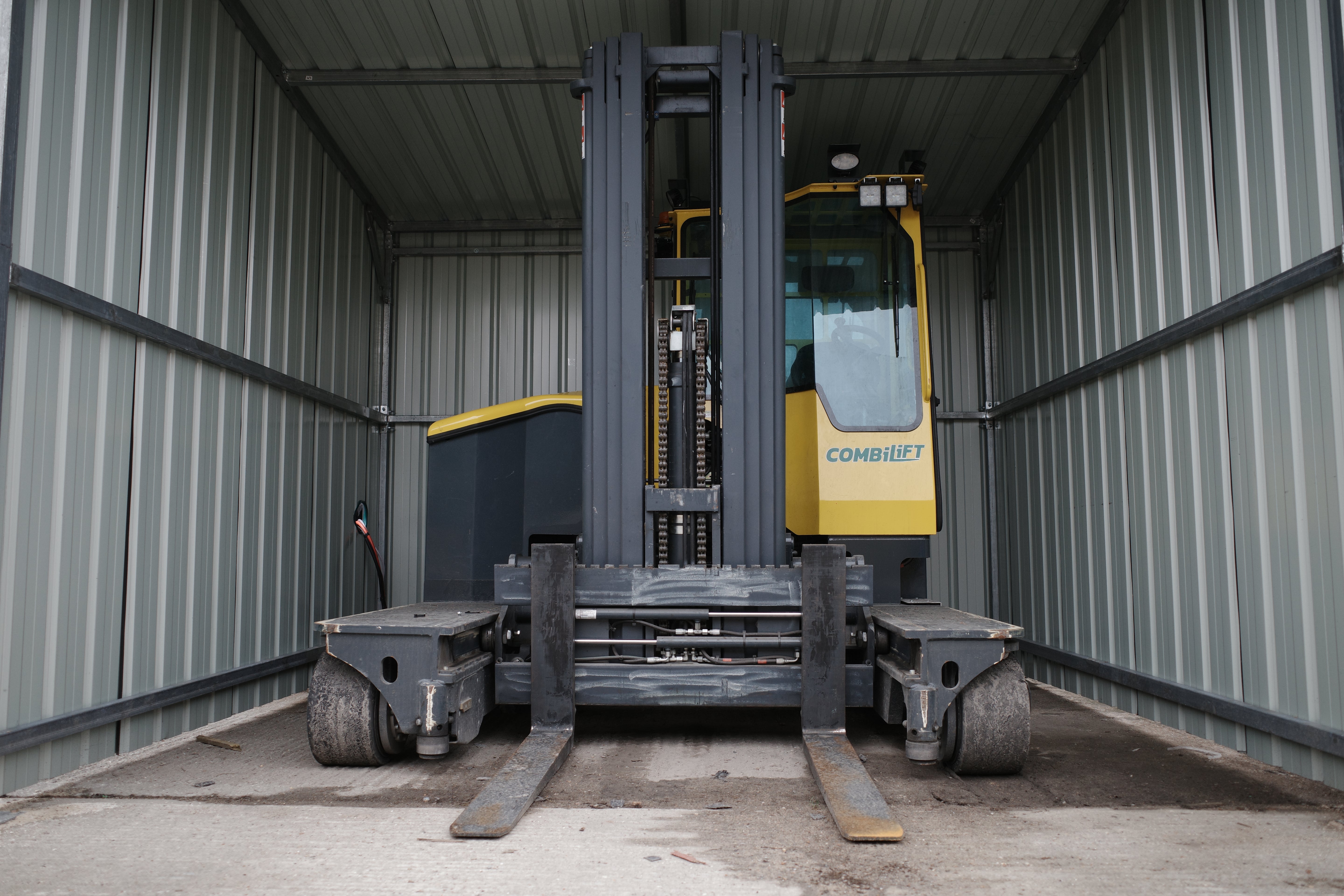 Feldunterstand aus Stahl